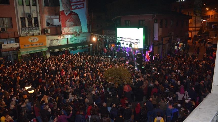 &Ccedil;aycuma Mithat K&ouml;rler ile coştu