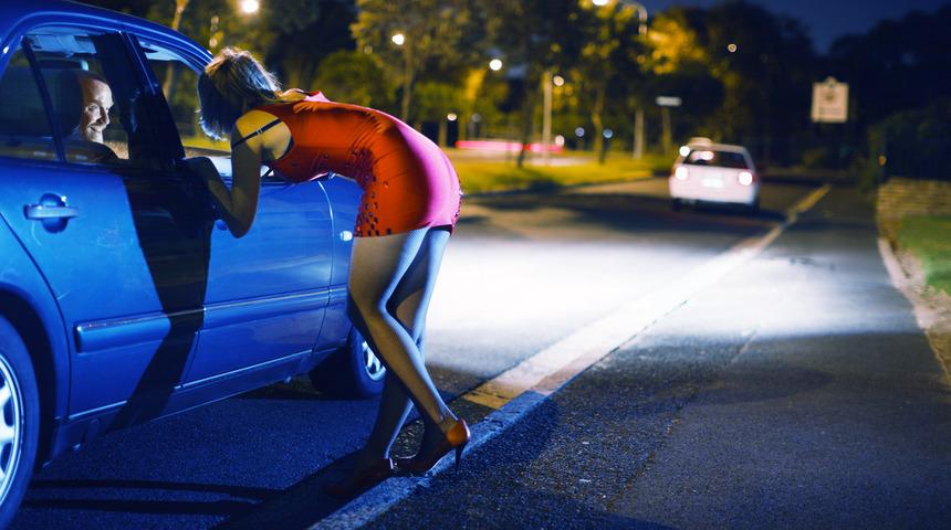 Seks işçileri: Müşteriler seks haricinde her şeyi istiyor