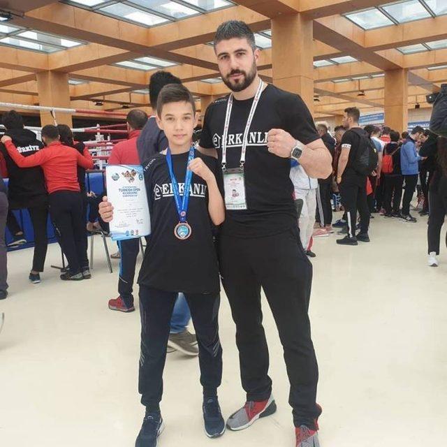 Pazaryeri Spor Kickboks Takımı’ndan büyük başarı