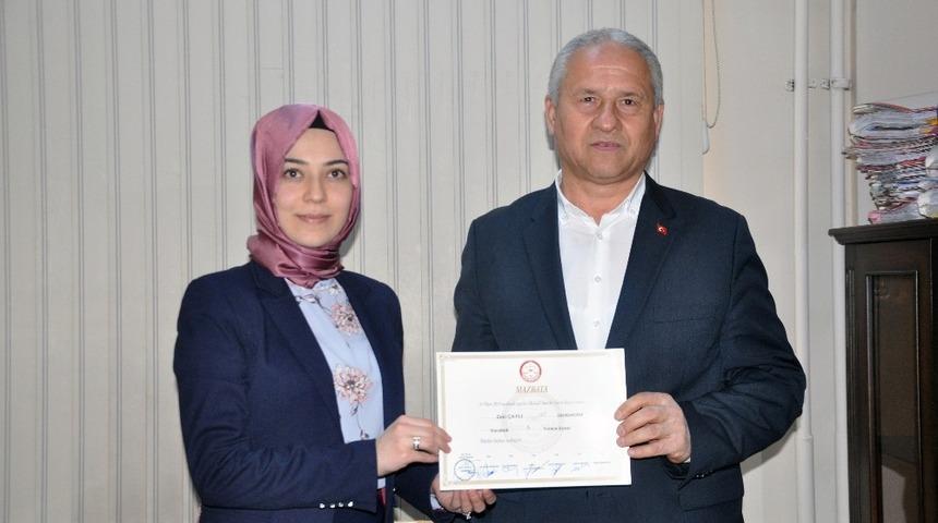 Belediye Başkanı &Ccedil;aylı mazbatasını aldı