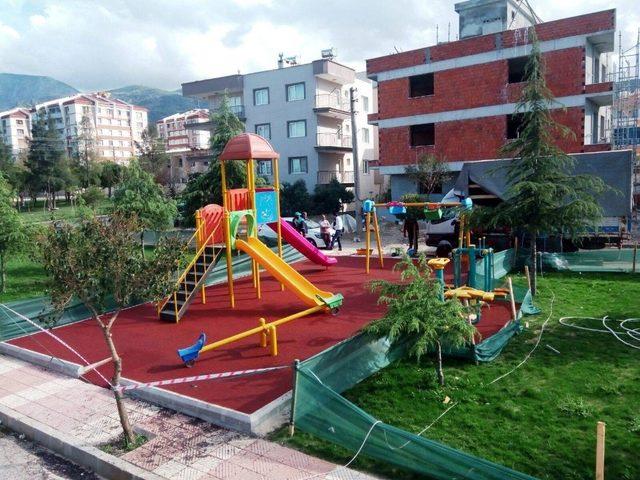 Yunusemre’den 4 mahalleye yeni park