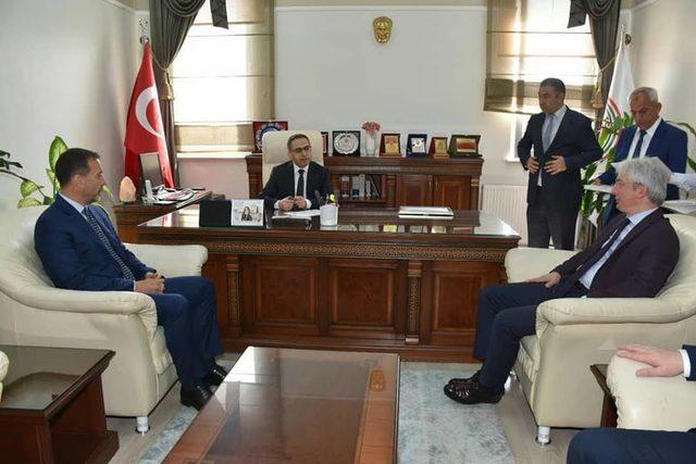 İstanbul'un tek MHP'li belediye başkanı mazbatasını aldı