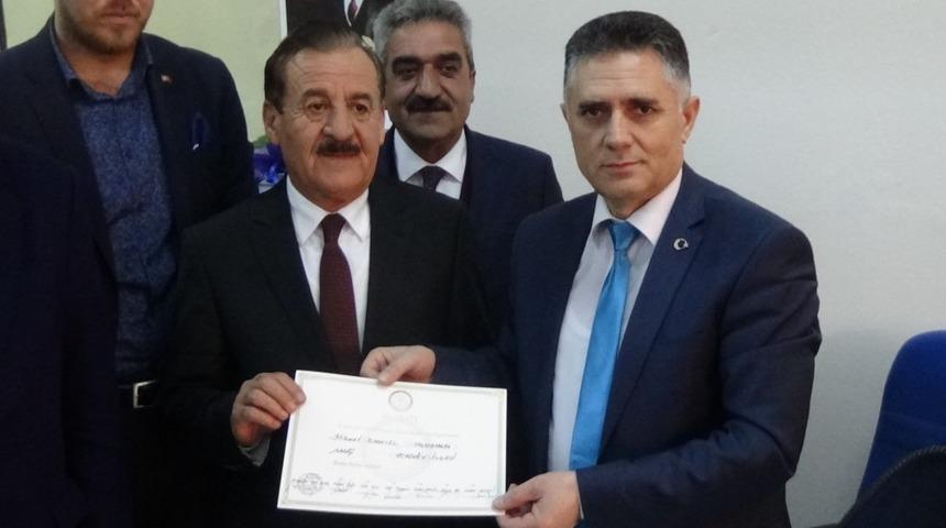 Hasköy Belediye Başkanı Karayel Mazbatasını aldı