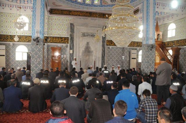 Cizre’de şehit polisler için mevlit okutuldu