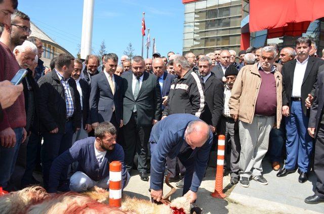 Yomra Belediye Başkanı Mustafa Bıyık görevi devraldı