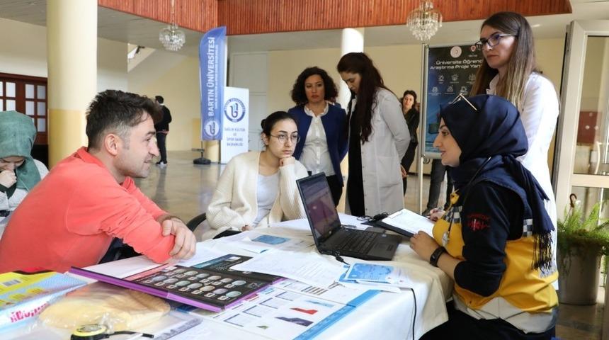 D&uuml;nya Sağlık G&uuml;n&uuml;&rsquo;nde stant a&ccedil;tılar