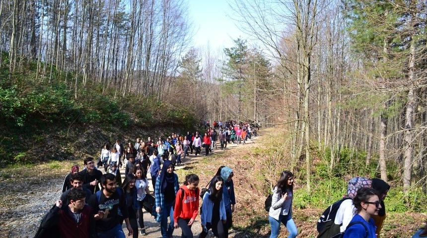 Fizyoterapistler kilometrelerce y&uuml;r&uuml;d&uuml;