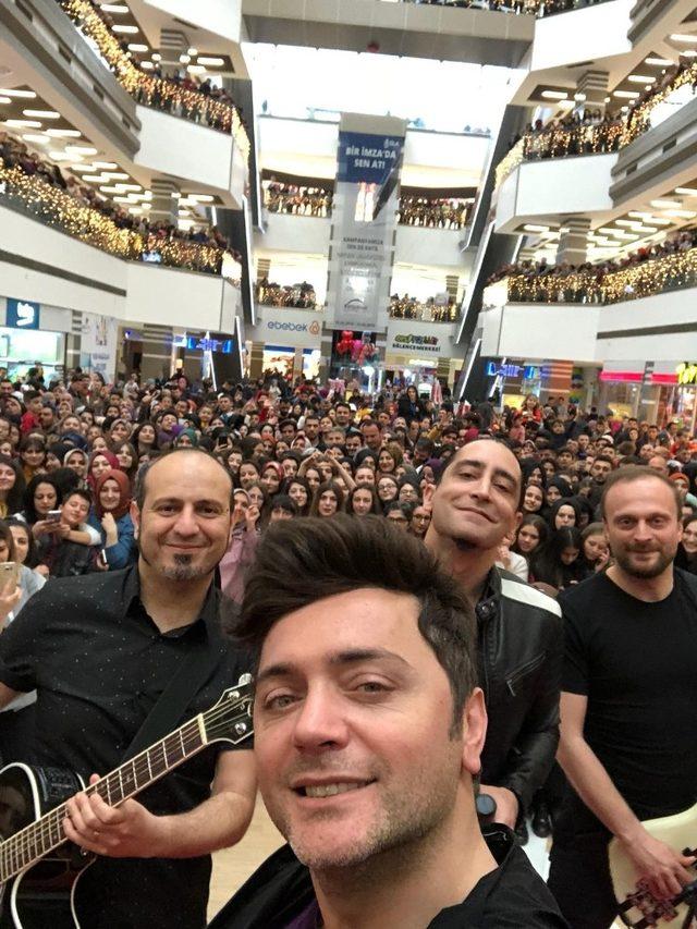 Kayserili vatandaşlar ’Bahar Şenliği’nde müzik ziyafeti yaşadı