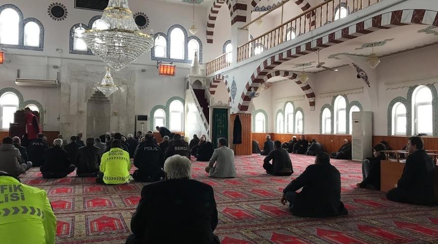 Tut İlçesinde şehitler için mevlit okutuldu