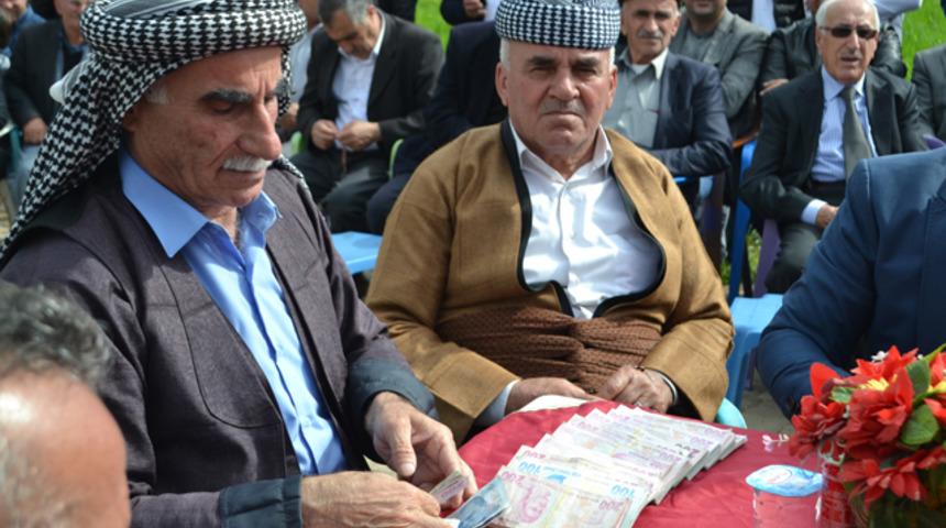 Batman'da aşiret düğününde geline 1 kilogram altın takıldı