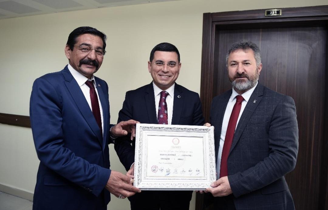 T&uuml;t&uuml;nc&uuml;&rsquo;ye coşkulu karşılama