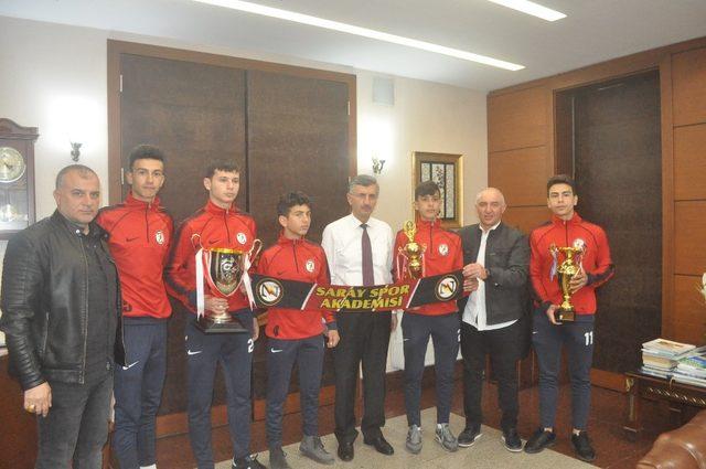 Sarayspor’dan Vali Bektaş’a ziyaret