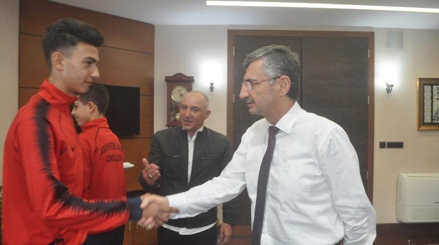 Sarayspor&rsquo;dan Vali Bektaş&rsquo;a ziyaret