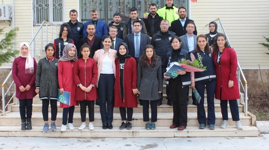 &Ouml;ğrencilere polislik mesleği anlatıldı