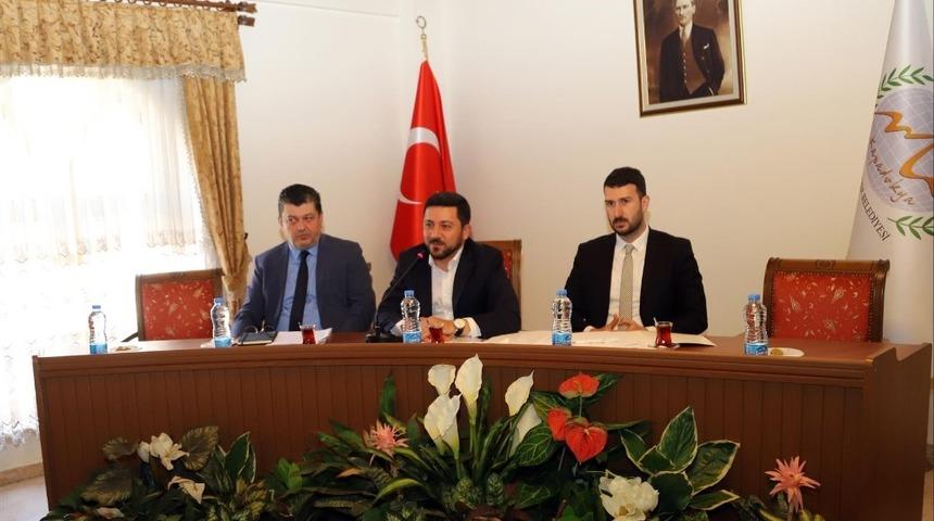 Nevşehir Belediye Meclisi, ilk toplantısını Rasim Arı başkanlığında gerçekleştirdi