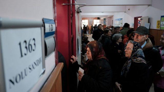 İstanbul seçim sonuçları: AKP 'usulsüz seçmen kaydı' iddiasını neye dayandırıyor, CHP'nin yanıtı ne?