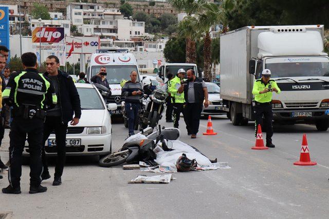 Kadın motosikletli beton mikseri altında kaldı