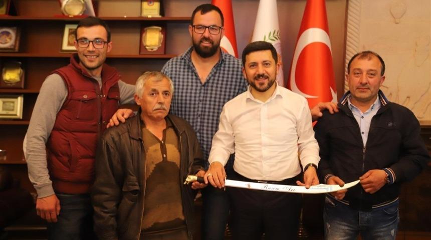 Başkan Arı, tebrikleri kabul etmeyi s&uuml;rd&uuml;r&uuml;yor