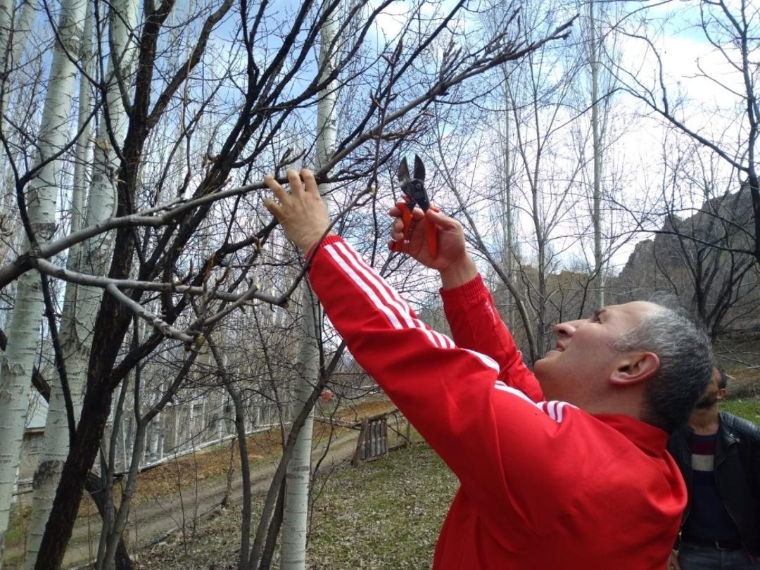 Narman&rsquo;da uygulamalı budama ve aşılama eğitimi