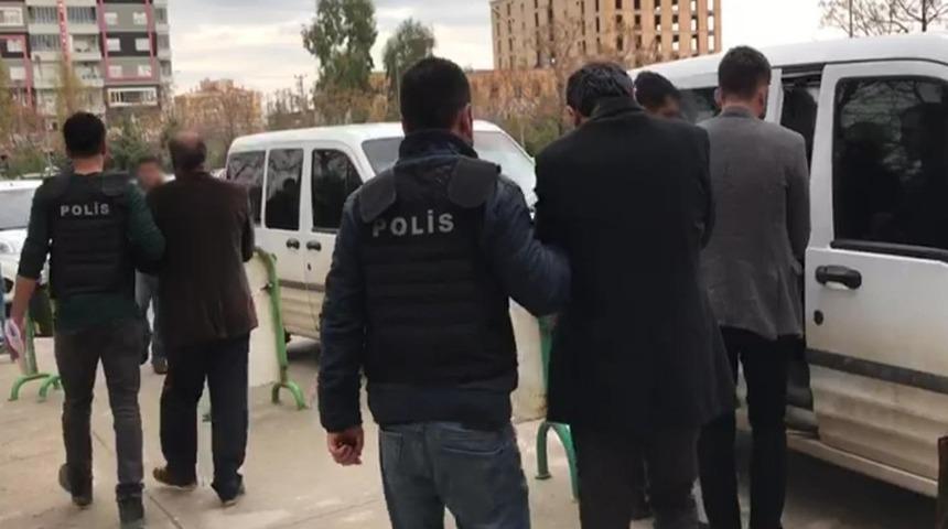 Camilerde abdest alan vatandaşların ceplerini boşaltan &ccedil;ete &ccedil;&ouml;kertildi