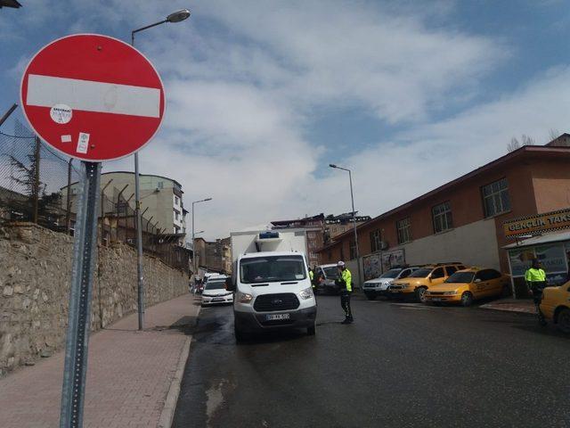 Hakkari’de “Tek Yön” uygulaması