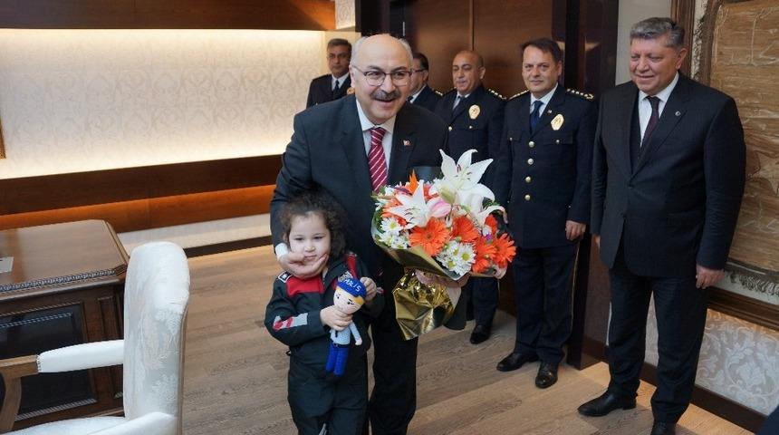 Vali K&ouml;şger&rsquo;e Polis Haftası dolayısıyla ziyaret ger&ccedil;ekleştirildi