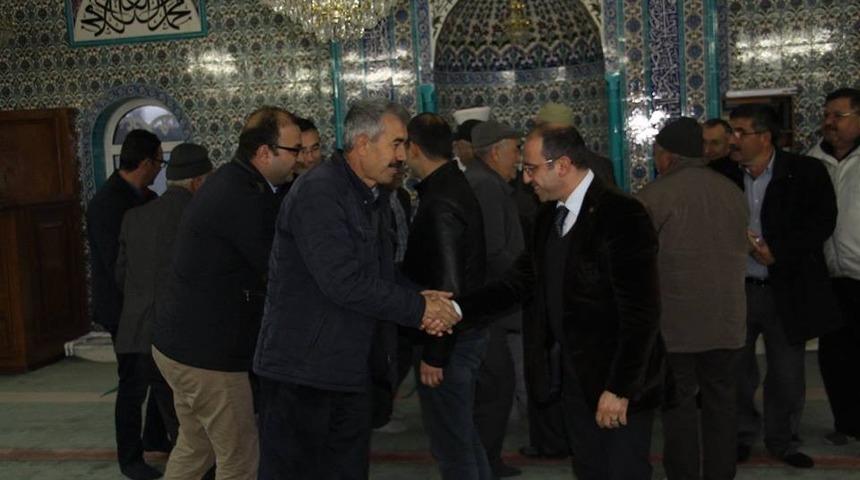 Her hafta bir k&ouml;yde sabah namazı kılıp &ccedil;orba ve sohbet etkinliği yaptırıyor