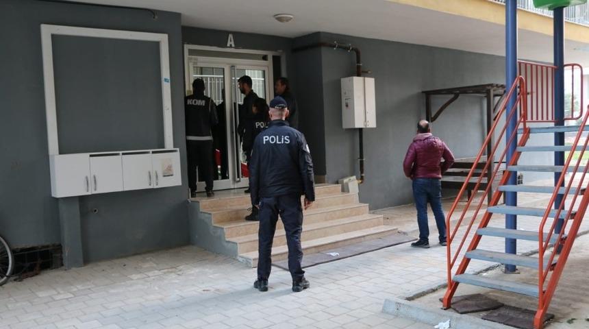 Ceyhan&rsquo;da FET&Ouml;, tefecilik ve uyuşturucu operasyonu: 10 g&ouml;zaltı