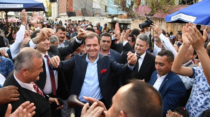 Se&ccedil;er, Roman vatandaşlarla bir araya geldi