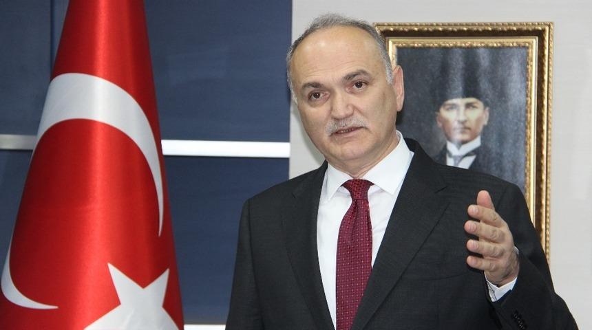 Başkan &Ouml;zl&uuml; ilk d&uuml;zenlemeyi makam ara&ccedil;larına yaptı