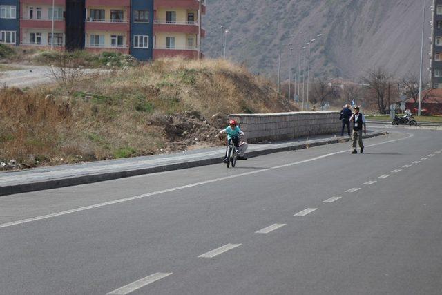 Öğrenciler dereceye girmek için pedal çevirdi