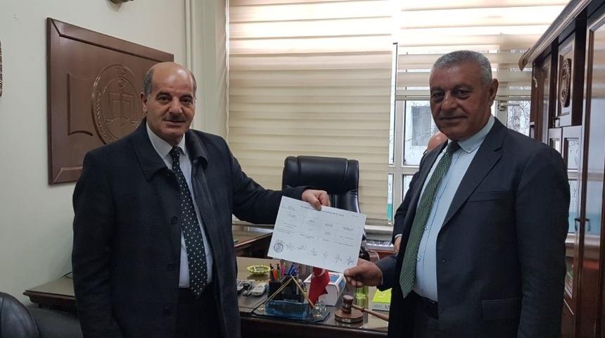 AK Parti&rsquo;li belediye başkanları mazbatalarını aldı