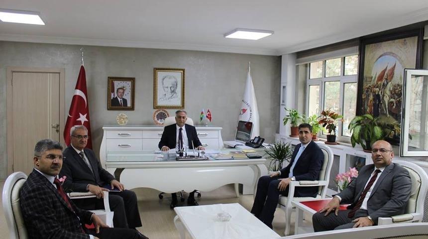 G&ouml;nen, İl&ccedil;e Milli Eğitim M&uuml;d&uuml;rleriyle toplantı yaptı