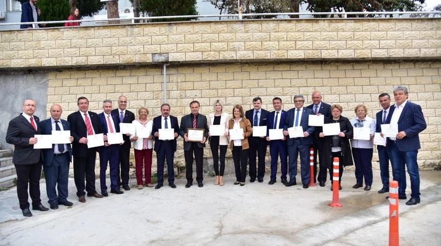 Meclis &uuml;yeleri mazbatalarını aldı