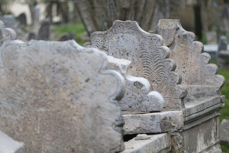 'Milletlerin tapu senedi' mezar taşları G4