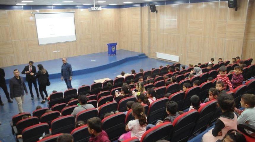 Sinema salonu olmayan Cizre&rsquo;de &rsquo;Film&rsquo; heyecanı