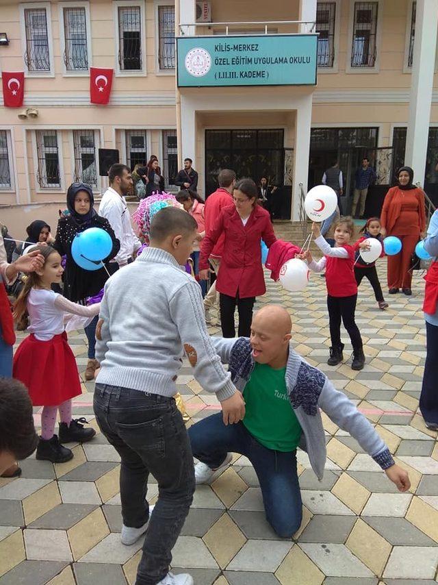 Otizmliler gönüllerince eğlendi