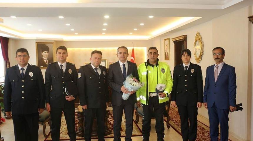 Tosya İl&ccedil;e Emniyet M&uuml;d&uuml;r&uuml; Demir, Kaymakam Pişkin&rsquo;i ziyaret etti