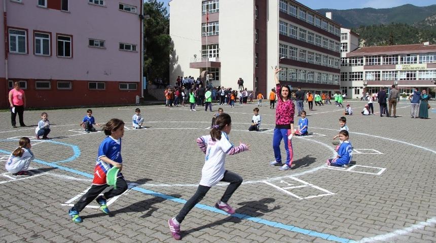 Karab&uuml;k&rsquo;te &lsquo;Geleneksel &Ccedil;ocuk Oyunları Şenlikleri&rsquo; yarışması