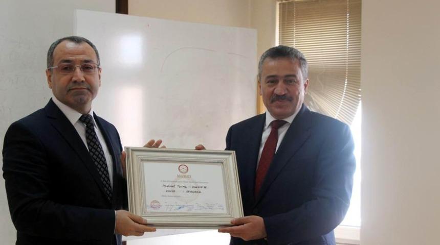 Başkan Tutal, mazbatasını aldı