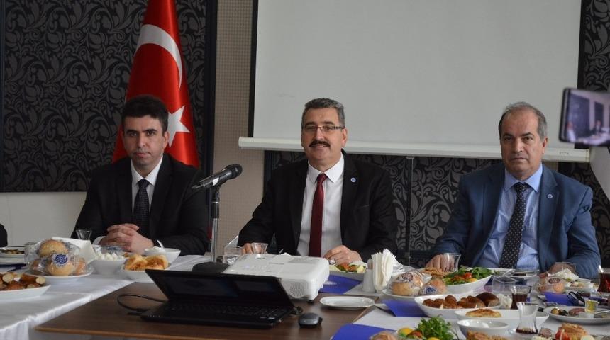 Rektör Şahin’den değerlendirme toplantısı