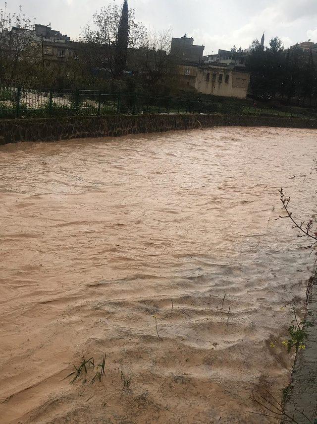 Gaziantep'te dolu ve sağanak sele neden oldu