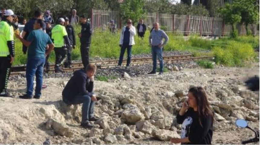 Adana'da bir kişi telefonla konuşurken tren &ccedil;arpması sonucu &ouml;ld&uuml;