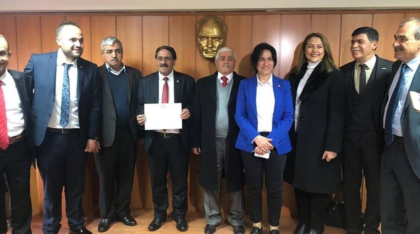 Tut Belediye Başkanı Kılı&ccedil; mazbatasını alarak g&ouml;reve başladı