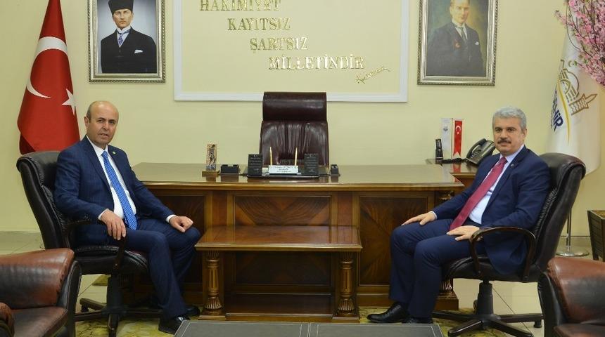 Vali Akın, "Kırşehir&rsquo;in b&uuml;y&uuml;mesi ve gelişimi i&ccedil;in b&uuml;t&uuml;n dinamikleri ile &ccedil;alışmalar y&uuml;r&uuml;t&uuml;lecek"