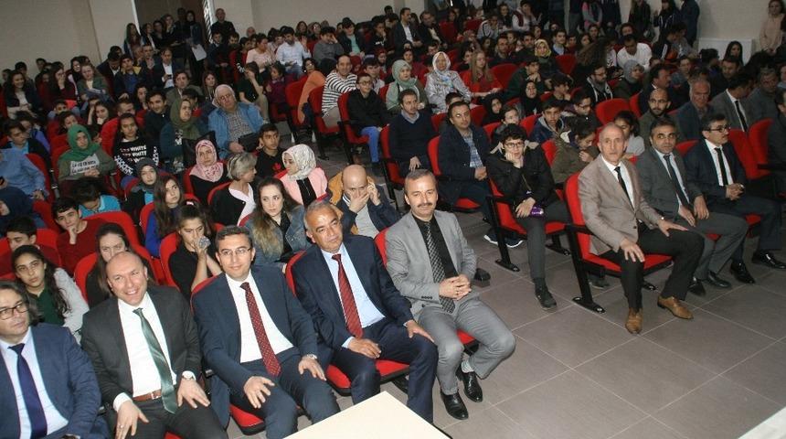 &Ouml;ğrenciler bilgilerini davetlilerle paylaştı