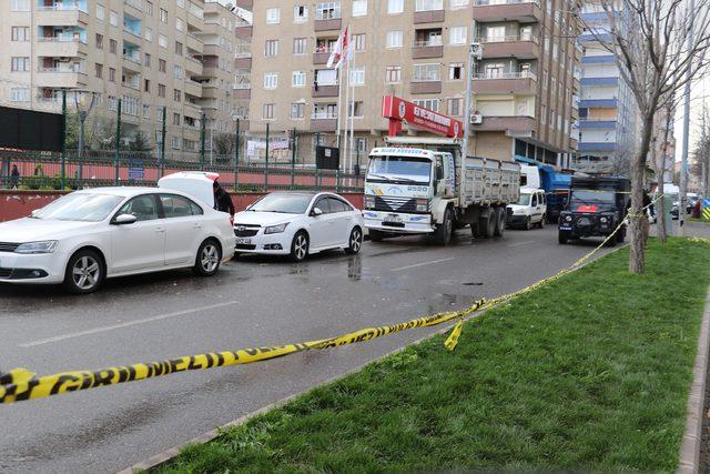 Diyarbakır'da Et ve Süt Kurumu binasına el yapımı patlayıcıyla saldırı girişimi