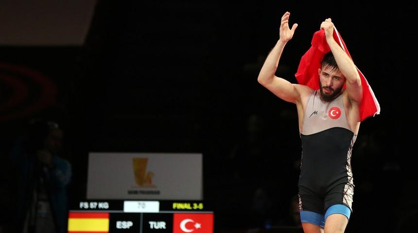 Avrupa Güreş Şampiyonası'nda Süleyman Atlı şampiyon oldu