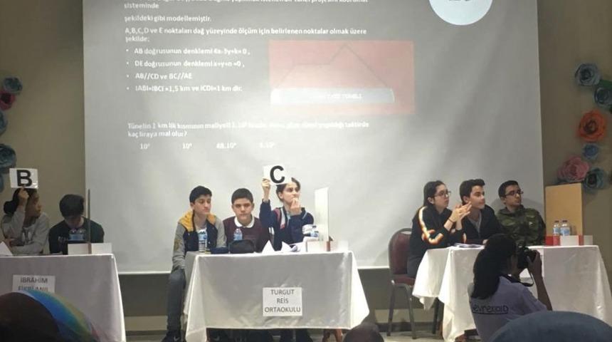 Turgut Reis Ortaokulu matematik yarışmasında 1. Oldu