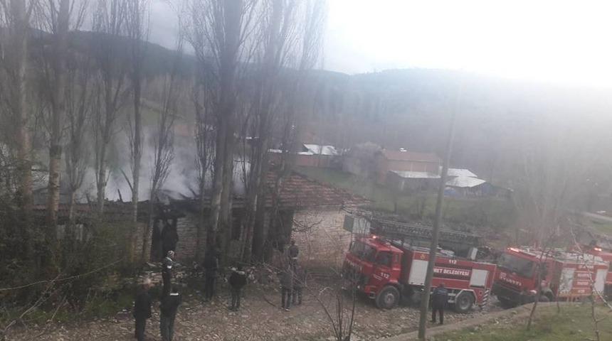 Emet’te ev yangını